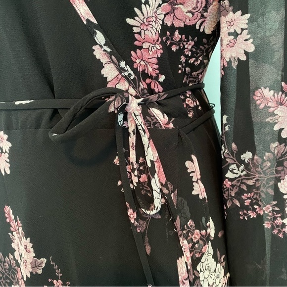 Wayf Black Floral Wrap Dress NWT Ruffle Back Sz M - Picture 11 of 13